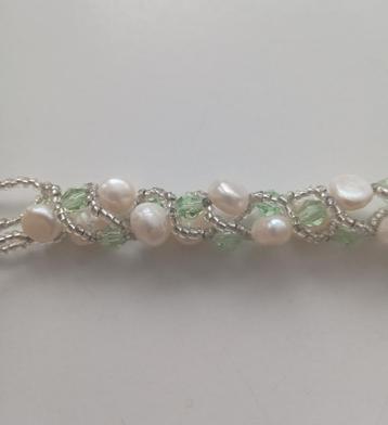 Armband met nepparels en groene kralen, nieuw beschikbaar voor biedingen