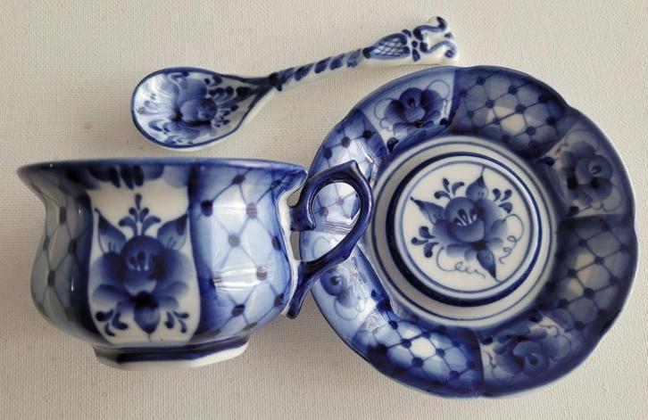 Gzhel porseleinen set, Antiek en Kunst, Antiek | Porselein, Ophalen of Verzenden