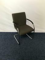 17 x Vergaderstoel Thonet, zandgrijs, chrome slede