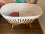 Rotan wieg incl wiegbekleding, matras, lakens, deken., Ophalen, Zo goed als nieuw, Wieg
