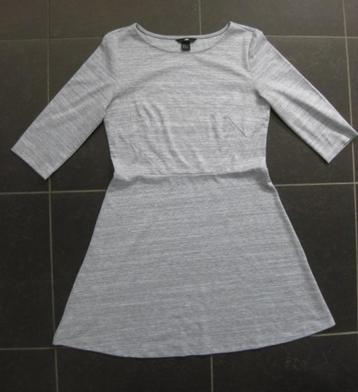 H&M grijs blauwe jurk, fijn streepje, getailleerd, skater, M beschikbaar voor biedingen