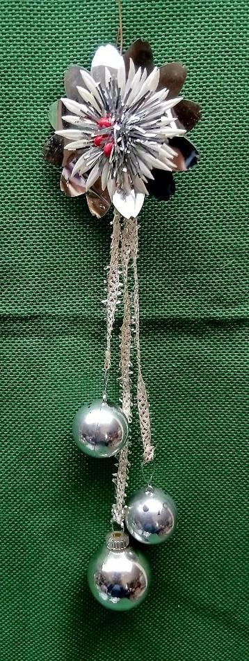 Vintage kersthanger beschikbaar voor biedingen