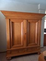Klassieke houten kast met lades, Antiek en Kunst, Antiek | Meubels | Kasten, Ophalen of Verzenden