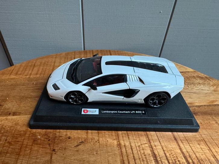 Lamborghini Countach modelauto 1:24 Bburago, Hobby en Vrije tijd, Modelauto's | 1:24, Zo goed als nieuw, Auto, Bburago, Ophalen of Verzenden