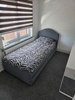 Grijze eenpersoonsbed met lades, Ophalen, 90 cm, Eenpersoons, Zo goed als nieuw