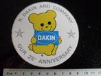 sticker dakin logo r. dakin and company 25th anniversary, Verzamelen, Verzenden, Zo goed als nieuw, Bedrijf of Vereniging