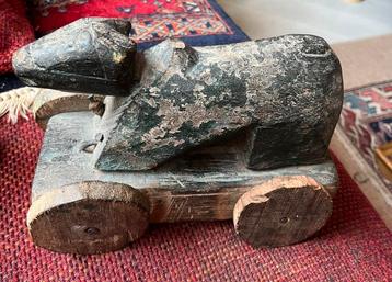 Antieke Houten Trekkar op Houten Wielen beschikbaar voor biedingen