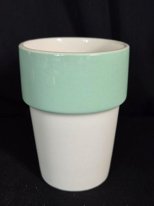 Beker royal sprinx Maastricht pastel groen zgan, Antiek en Kunst, Antiek | Servies los, Ophalen of Verzenden