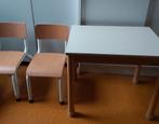 Schooltafeltje Schilte met 2 gloednieuwe kinderstoeltjes, Kinderen en Baby's, Kinderkamer | Tafels en Stoelen, Ophalen, Zo goed als nieuw