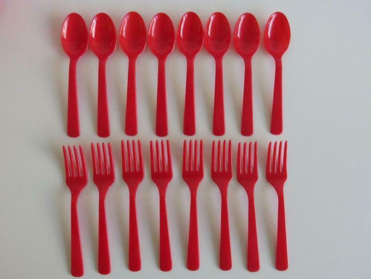 Set a 8 rode vorken lepels kwalitatief wegwerp campingbestek, Hobby en Vrije tijd, Feestartikelen, Zo goed als nieuw, Overige typen