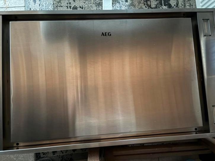 Plafond Afzuigkap AEG, Witgoed en Apparatuur, Afzuigkappen, Zo goed als nieuw, 200 tot 400 m³ per uur, Ophalen