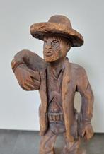 Heel mooi handgesneden houten beeld. ca 35cm groot sokkel, Antiek en Kunst, Kunst | Beelden en Houtsnijwerken, Ophalen of Verzenden