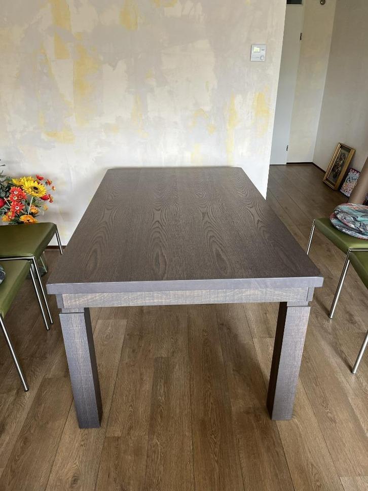 Eetkamer set (tafel en 4 stoelen), Huis en Inrichting, Overige Huis en Inrichting, Zo goed als nieuw, Ophalen