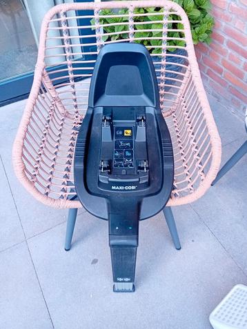 Maxi-Cosi FamilyFix2 i-Size isofix base  beschikbaar voor biedingen