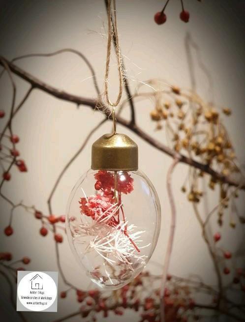 9 glazen eieren  - ei - hangers met droogbloemen - pasen, Huis en Inrichting, Woonaccessoires | Kransen, Nieuw, Ophalen of Verzenden