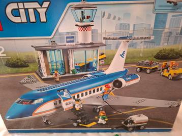 Compleet lego city 60104 vliegveld passagier  van 6j tot 12j beschikbaar voor biedingen