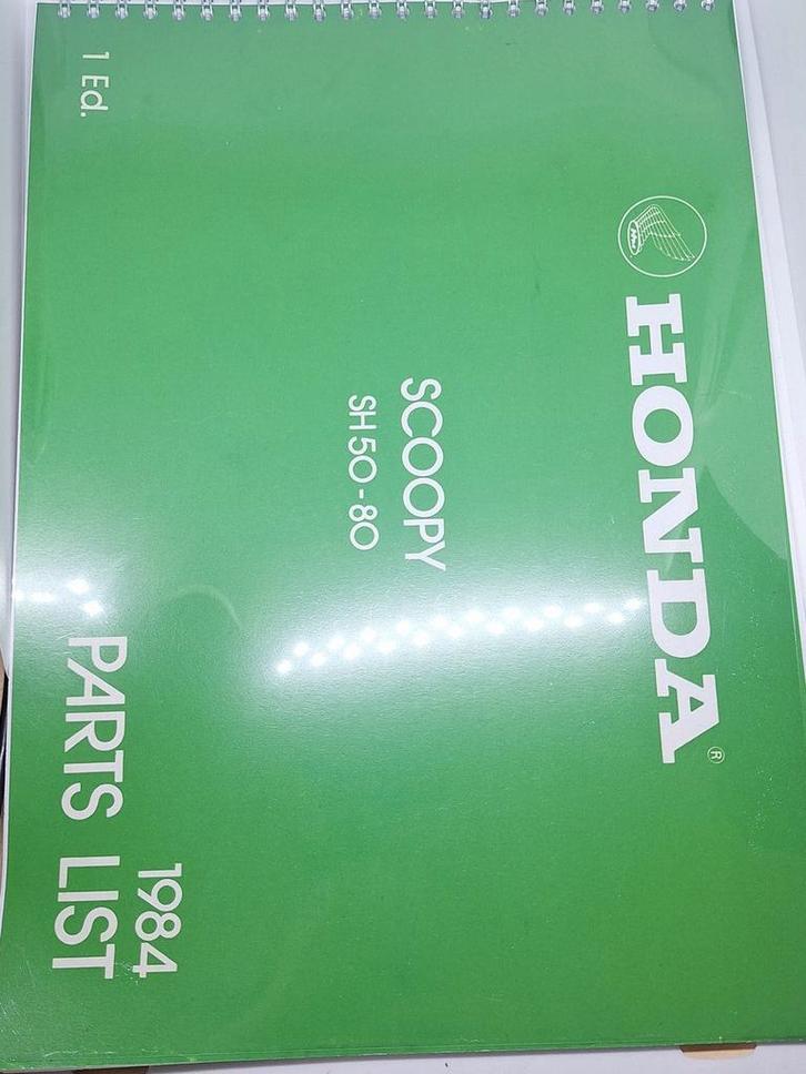 Onderdelen catalogus Honda Scoopy SH50 OT, Fietsen en Brommers, Handleidingen en Instructieboekjes, Nieuw, Ophalen of Verzenden