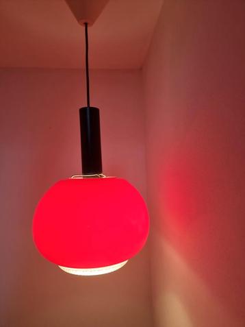 Space age seventies vintage rode lamp beschikbaar voor biedingen