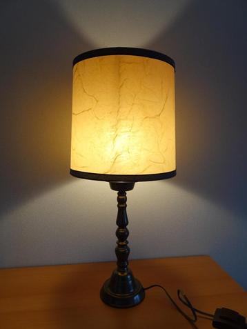 Lamp met tinnen voet. beschikbaar voor biedingen