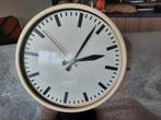 Van Doorn schoolklok rond32cm dikte16cm, Antiek en Kunst, Antiek | Klokken, Ophalen of Verzenden