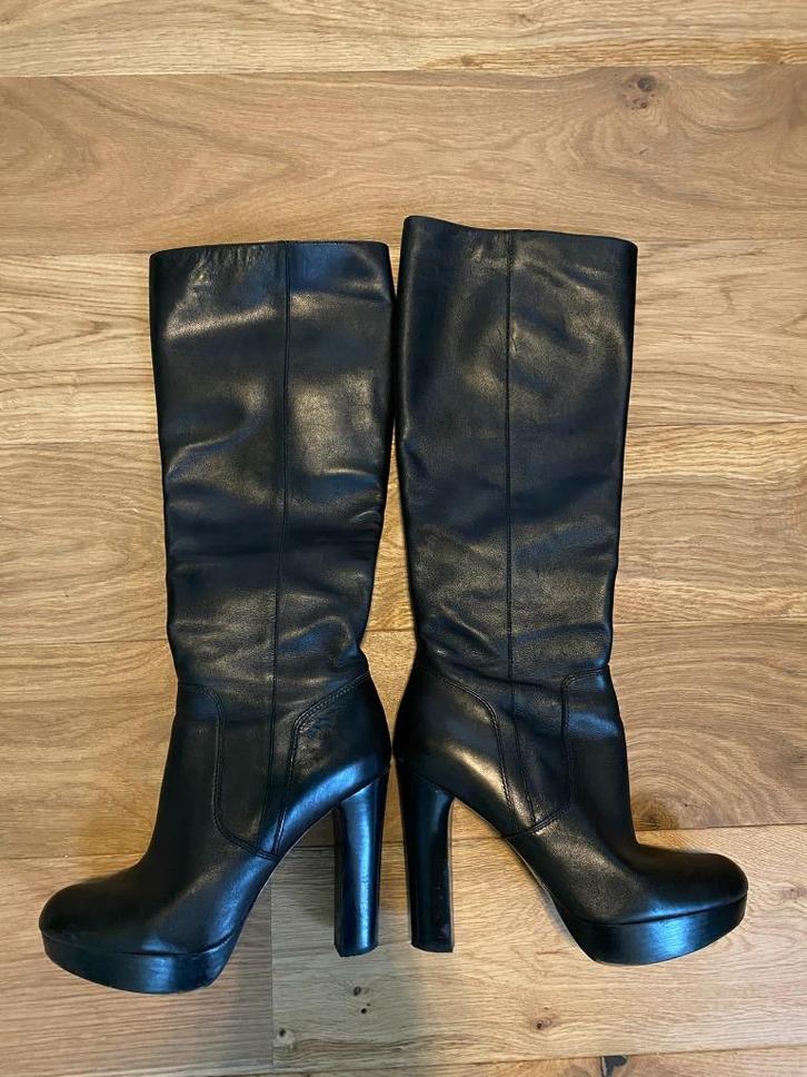 Zwarte Michael Kors laarzen 'Lesly', Kleding | Dames, Schoenen, Zo goed als nieuw, Hoge laarzen, Zwart, Ophalen of Verzenden