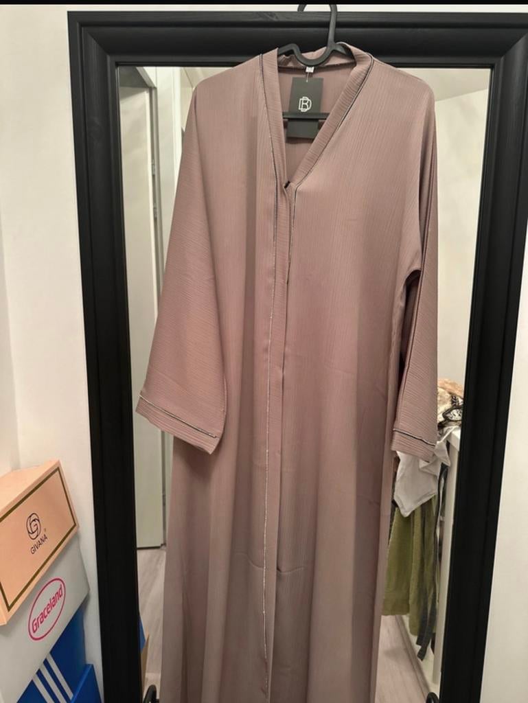 Mooie Dubai Abaya - Maat XS/S, Beige, Ophalen of Verzenden, Zo goed als nieuw, Maat 34 (XS) of kleiner