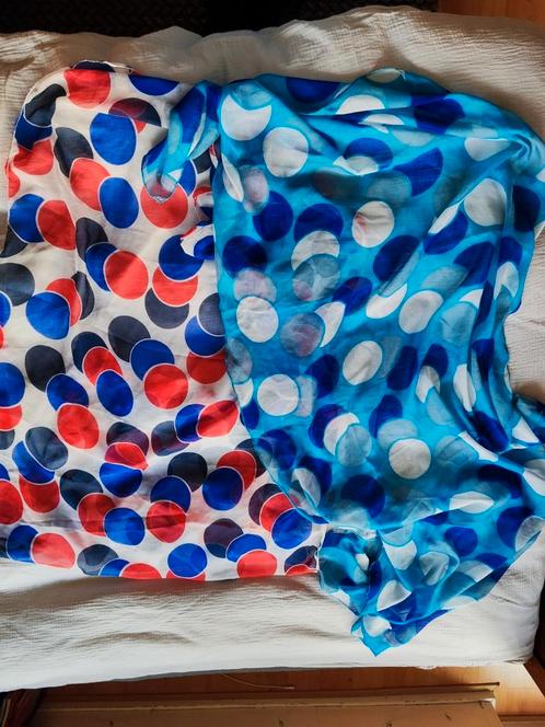 2x sjaal, zijde en katoen, met blauwe bolletjes, 150x80 cm, Kleding | Dames, Mutsen, Sjaals en Handschoenen, Zo goed als nieuw