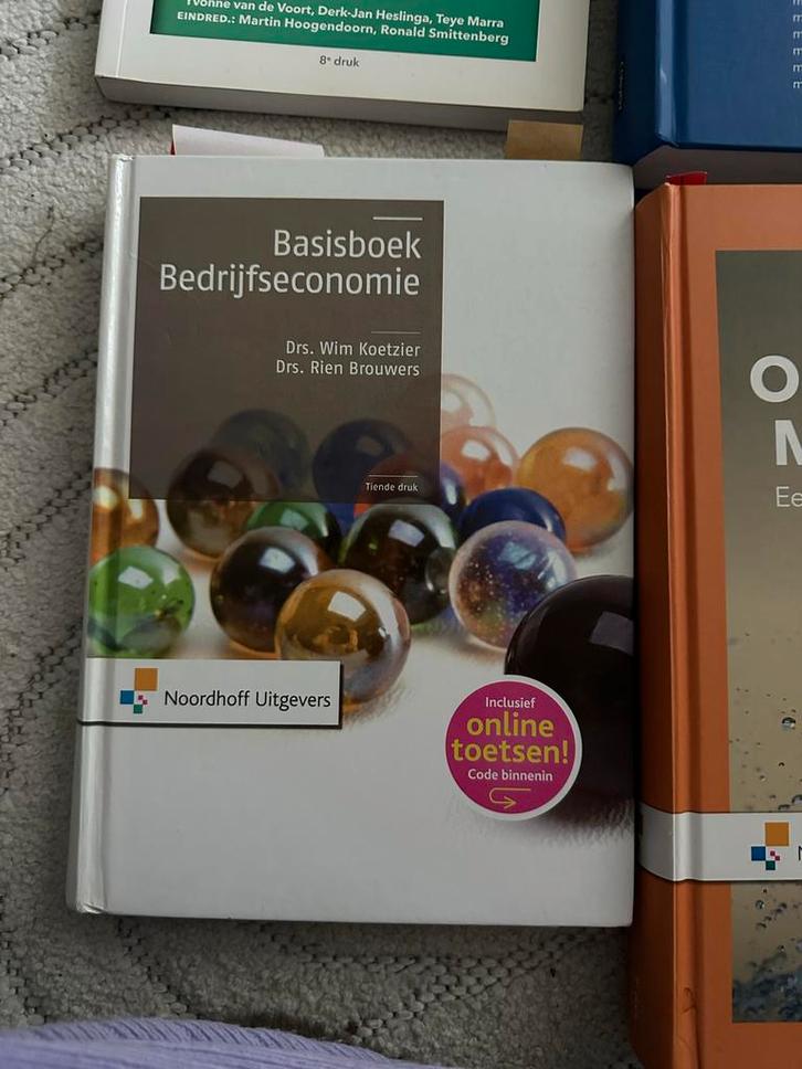 Basisboek Bedrijfseconomie - Koetzier & Brouwers, Boeken, Economie, Management en Marketing, Zo goed als nieuw, Economie en Marketing