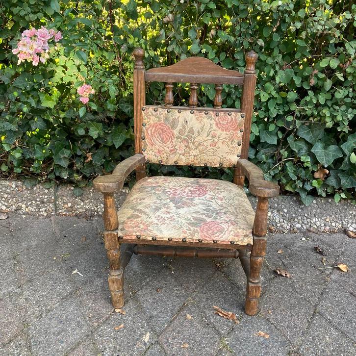 Antieke Kinderstoel met Bloemmotief, Antiek en Kunst, Antiek | Meubels | Stoelen en Banken, Ophalen