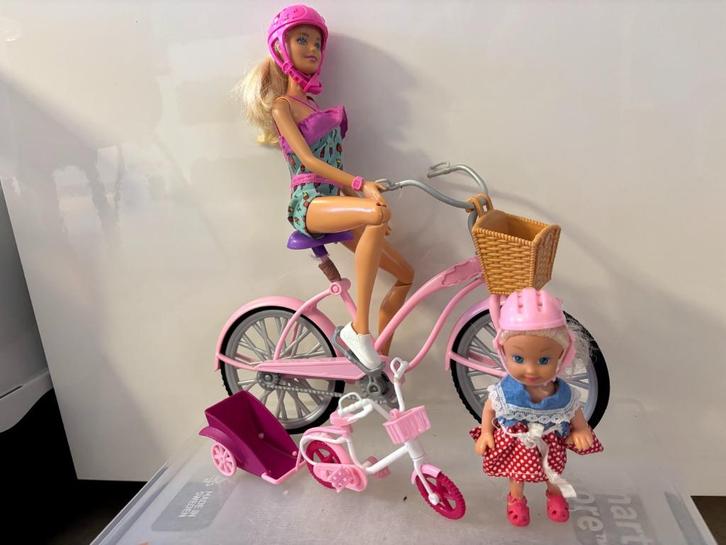 Barbie op de fiets met kindje, Kinderen en Baby's, Speelgoed | Poppen, Gebruikt, Barbie, Ophalen