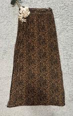 NİEUW, lange bruin panterprint rok met split, maat L/XL, Kleding | Dames, Rokken, Bruin, Maat 42/44 (L), Nieuw, Ophalen of Verzenden