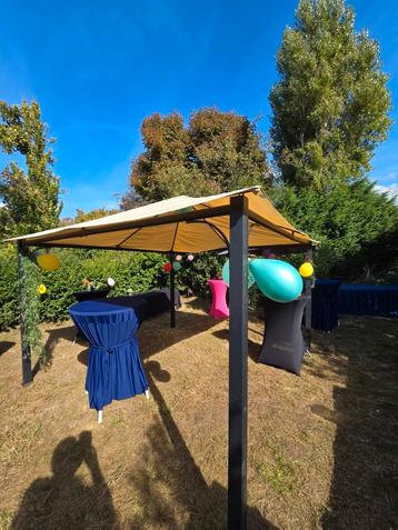 Partytent 3.25x3.25m met zijdoeken beschikbaar voor biedingen