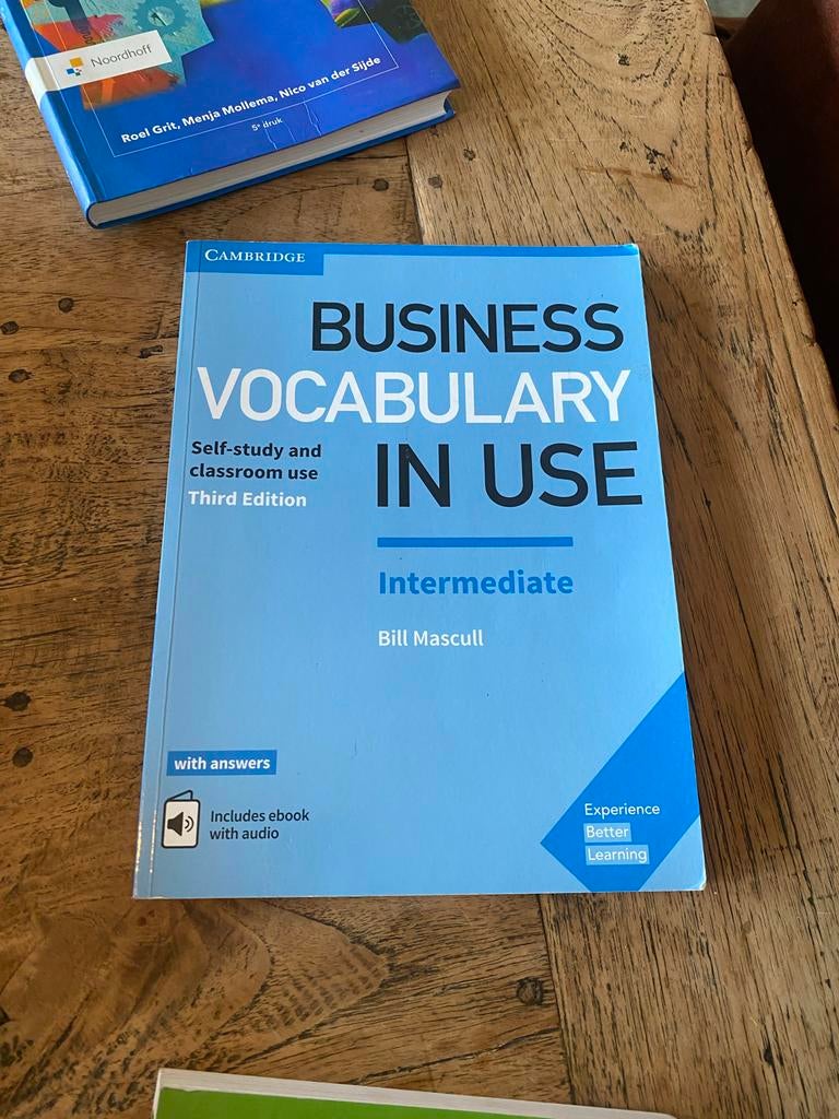 Business Vocabulary in Use - Intermediate, Boeken, Studieboeken en Cursussen, Ophalen of Verzenden, Zo goed als nieuw, HBO