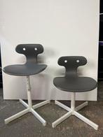 2 grijze ikea Molte stoelen in hoogte aan te passen, Ophalen, Kunststof, Twee, Zo goed als nieuw
