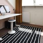 IKEA GÖRLÖSE vloerkleed – zwart/wit gestreept, Ophalen, Strak, grafisch, Gebruikt, 100 tot 150 cm