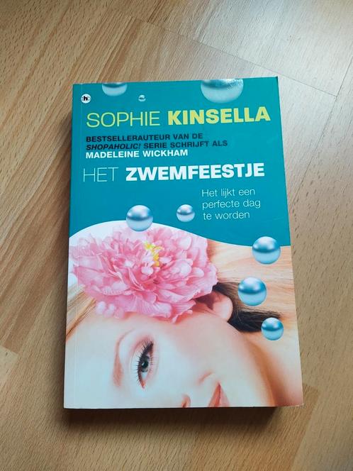 Boek. Sophie kinsella - het zwemfeestje., Boeken, Chicklit, Gelezen, Ophalen of Verzenden