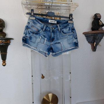 Jeansbroek van het merk Wangue. Maat 36 beschikbaar voor biedingen