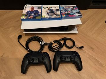 Complete Playstation 5 met twee controllers en drie games beschikbaar voor biedingen