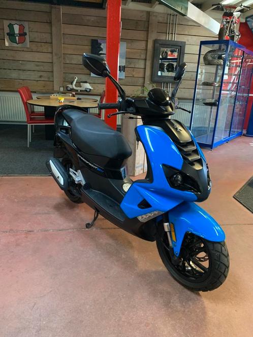 Gebro scooters: Peugeot speedfight 4 45KM BJ2016, Fietsen en Brommers, Scooters | Peugeot, Gebruikt, Speedfight, Maximaal 45 km/u