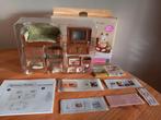 Sylvanian families bankstel/woonkamer/televisie compleet, Verzamelen, Poppenhuizen en Toebehoren, Ophalen of Verzenden, Zo goed als nieuw