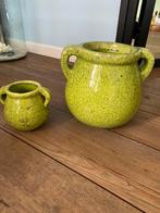 2 aardewerken potten groen, Huis en Inrichting, Woonaccessoires | Vazen, Minder dan 50 cm, Steen, Groen, Zo goed als nieuw