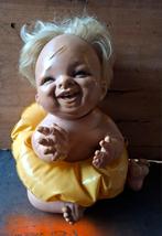 Pop. Jongen met zwemband. 31 cm. Ca '40/'60.  RARE., Ophalen, Gebruikt, Pop