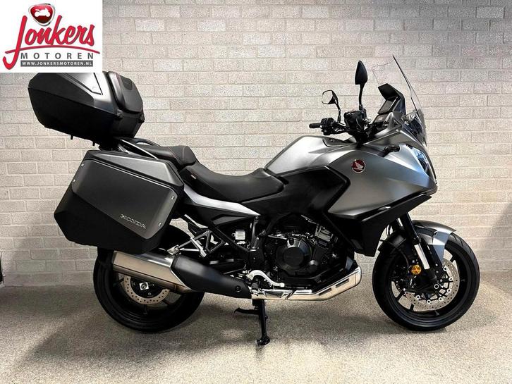 HONDA NT 1100 (bj 2024 model 2025), Motoren, Motoren | Honda, Bedrijf, Toermotor, 2 cilinders, Motorrijbewijs A