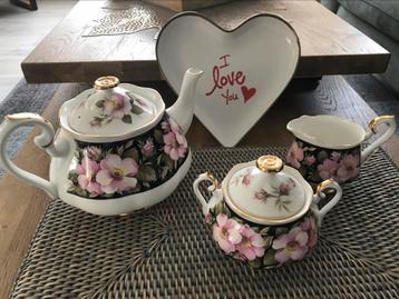 Royal Albert provincial flowers ALBERTA ROSE🌹🤍🌹🤍 beschikbaar voor biedingen