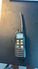 Te koop hand marifoon+ oplader, Watersport en Boten, Navigatiemiddelen en Scheepselektronica, Ophalen, Gebruikt, Communicatie
