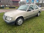 Mercedes-Benz 200-280 (W123) 230 E 2 JAAR APK ORGINEEL NL AU, Auto's, Origineel Nederlands, Te koop, Beige, Benzine