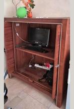 Mooie notenhouten TV kast met opbergruimte geen fineer, Ophalen, Met deur(en), 100 tot 150 cm, Zo goed als nieuw