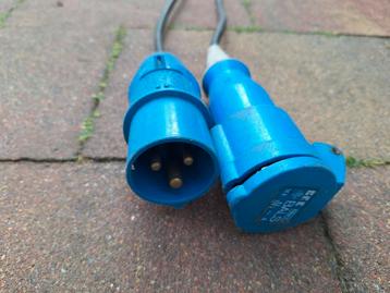 Meerdere caravan kabels en stekkers. beschikbaar voor biedingen