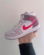 Nike Air Jordan 1 Mid Valentines Day’ 37.5 / 40.5, Nike, Nieuw, Ophalen of Verzenden, Sneakers of Gympen