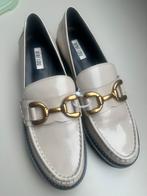 Nieuwe Bibi Lou loafers beige met gouden gesp maat 41, Ophalen of Verzenden, Nieuw, Beige, Instappers